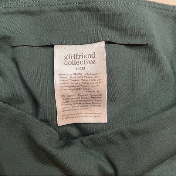 Girlfriend Collective Compressive Flare Leggings in Moss Green Size S - Picture 9 of 13